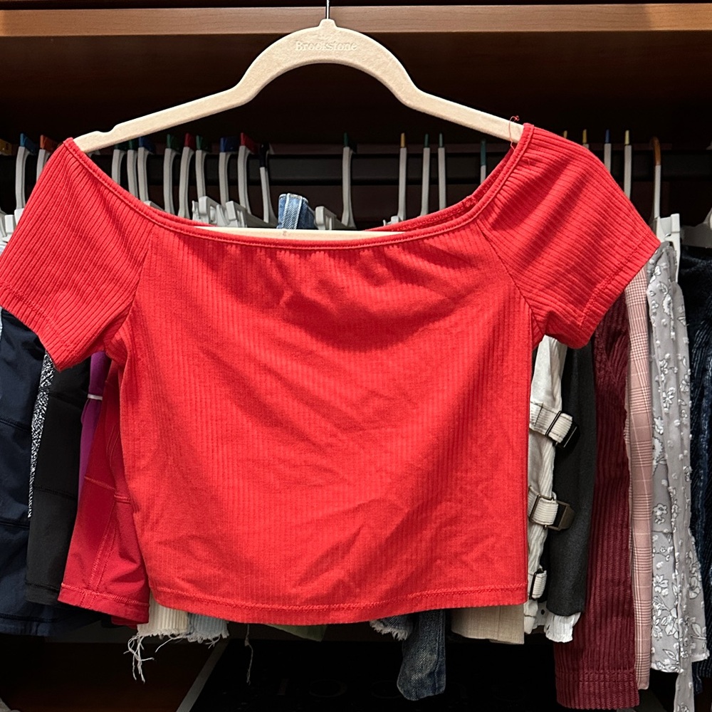 Pacsun Red Ribbed Off-Shoulder cropped tee